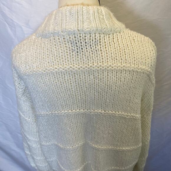 Urban Outfitters Women's Chunky Knit Oversized Sweater Size Small Ivory Pullover - Picture 9 of 13